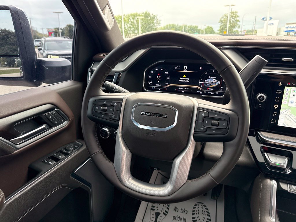 Used 2025 GMC Sierra 3500 Denali w/ Denali Reserve Package AWD/4WD image 17