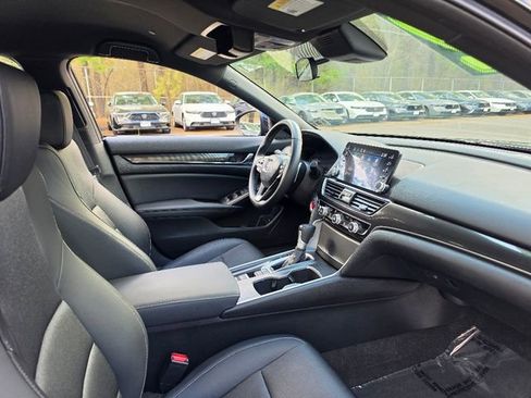 Used 2022 Honda Accord Sport image 11
