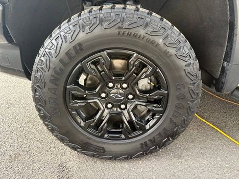 Used 2022 Chevrolet Silverado 1500 ZR2 w/ Technology Package image 6