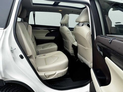 Used 2021 Toyota Highlander Platinum image 54