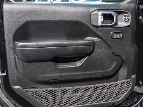 Used 2020 Jeep Wrangler Unlimited Sport image 28