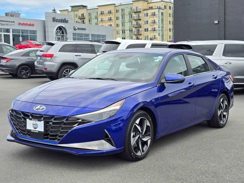 Used 2023 Hyundai Elantra Limited FWD image 3