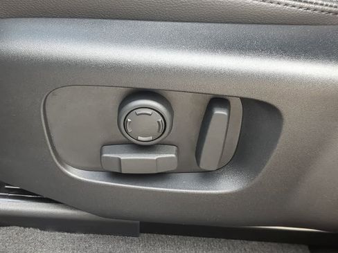 Certified 2026 Land Rover Range Rover Velar Dynamic SE image 17