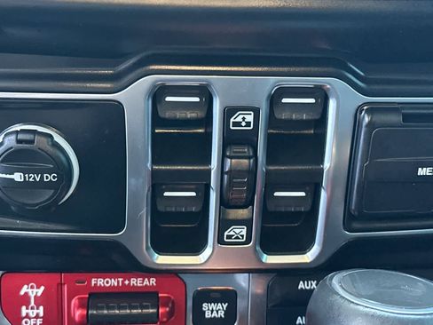 Used 2023 Jeep Wrangler Unlimited Rubicon 4xe image 13