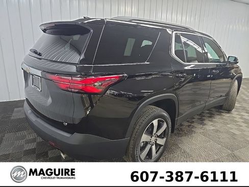 Used 2023 Chevrolet Traverse LT w/ LT Premium Package AWD/4WD image 10