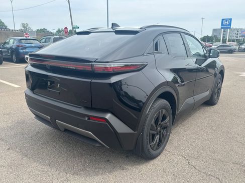 New 2026 Toyota C-HR AWD/4WD image 9