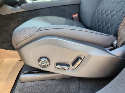 New 2025 Volvo XC90 B5 Core w/ Climate Package image 9