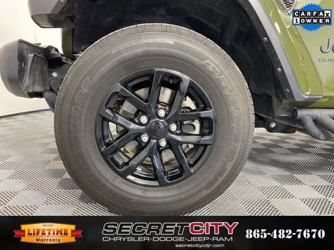 Used 2023 Jeep Gladiator Sport image 9