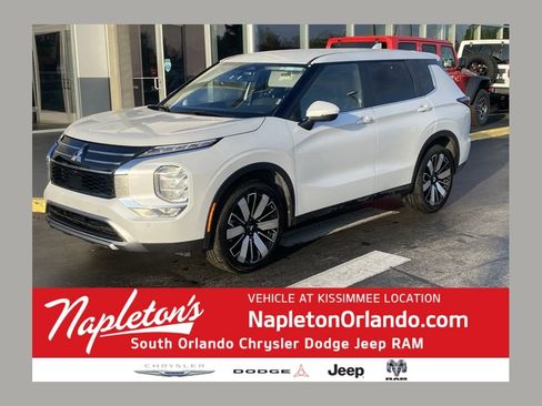Used 2025 Mitsubishi Outlander SE FWD image 1