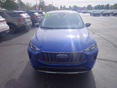 Used 2023 Ford Escape Active AWD/4WD image 3