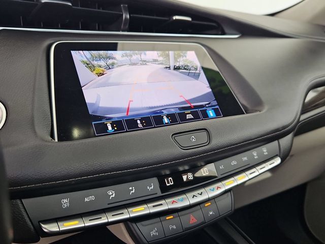 Used 2022 Cadillac XT4 Premium Luxury w/ Enhanced Visibility Package FWD image 16