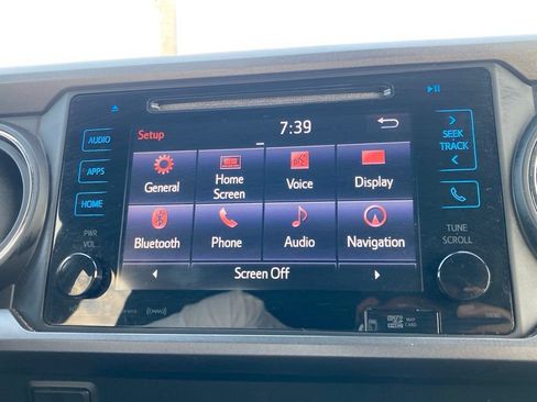 Used 2019 Toyota Tacoma TRD Off-Road AWD/4WD image 19