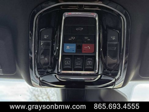 Used 2022 Jeep Grand Cherokee Summit w/ Luxury Tech Group V image 24