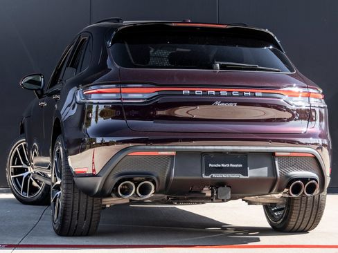 Certified 2026 Porsche Macan AWD/4WD image 3