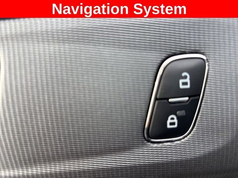 Used 2025 Ford Explorer ST-Line image 18