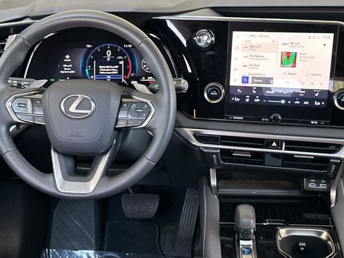 Certified 2025 Lexus RX 350 FWD w/ Accessory Package image 27