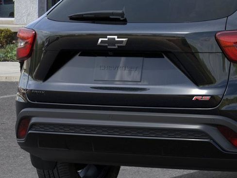 New 2026 Chevrolet Trax RS w/ Sunroof Package FWD image 14