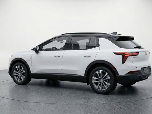 Used 2025 Chevrolet Equinox LT image 6