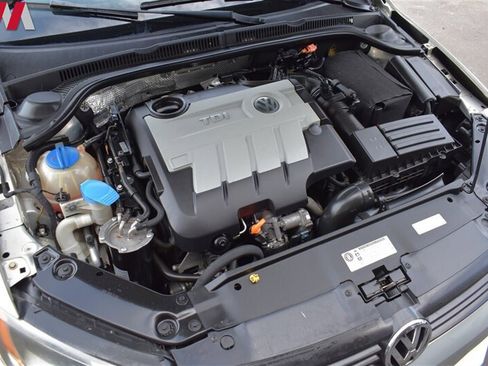 Used 2012 Volkswagen Jetta TDI w/ TDI Appearance Pkg FWD image 22