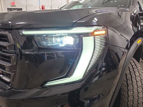 Used 2024 GMC Acadia AT4 w/ Luxury Package image 34