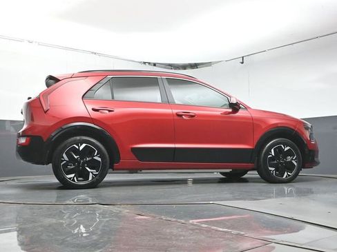 Used 2025 Kia Niro Wind FWD image 38