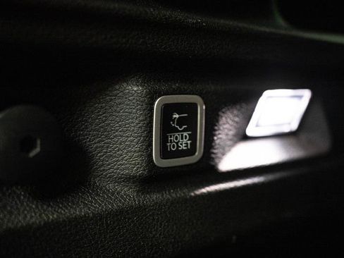 Used 2024 Jeep Grand Cherokee L Laredo image 8