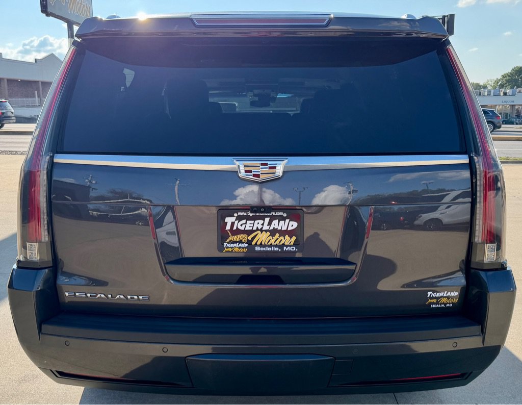 Used 2018 Cadillac Escalade ESV Premium Luxury AWD/4WD image 6