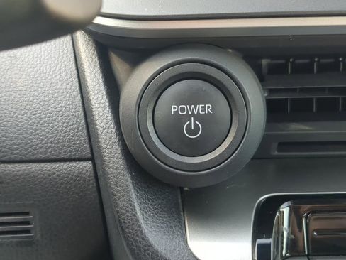 Used 2025 Toyota Prius LE FWD image 25