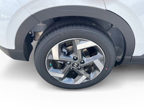 New 2025 Hyundai Venue SEL image 16