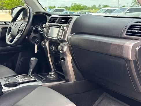 Used 2016 Toyota 4Runner SR5 Premium image 23