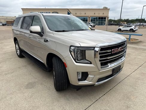 Used 2023 GMC Yukon XL SLT w/ SLT Luxury Package AWD/4WD image 18