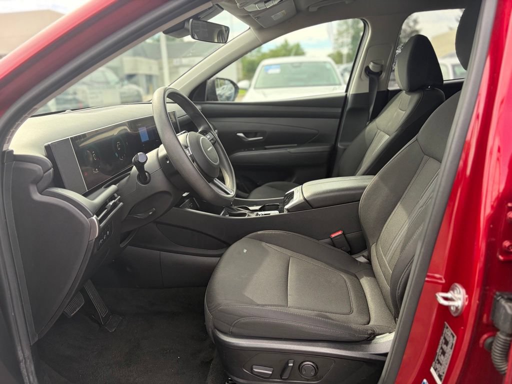 Used 2025 Hyundai Tucson SEL AWD/4WD image 24