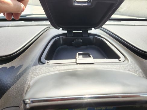 Used 2014 Chevrolet Volt w/ Enhanced Safety Package 1 FWD image 46
