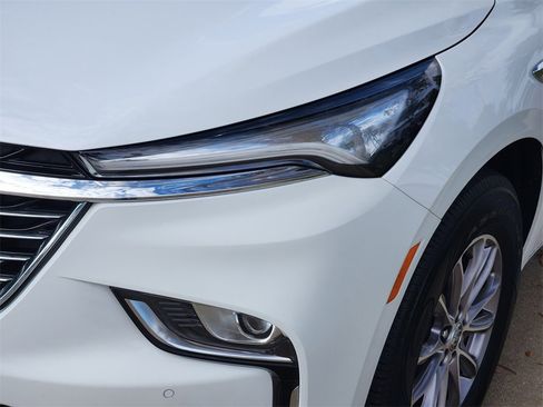 Used 2024 Buick Enclave Premium image 8