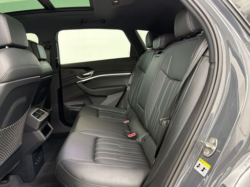 Certified 2024 Audi SQ8 e-tron Premium Plus w/ Black Optic Package AWD/4WD image 22