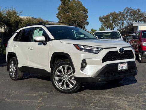 Used 2023 Toyota RAV4 XLE Premium FWD image 2