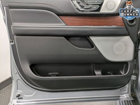 Used 2020 Lincoln Navigator Reserve w/ Luxury Package image 8