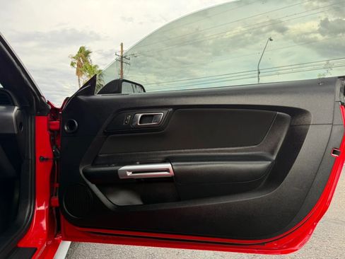 Used 2018 Ford Mustang GT w/ Black Accent Pkg RWD image 30