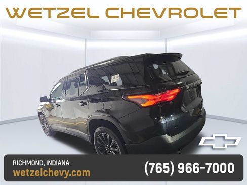 Used 2023 Chevrolet Traverse RS AWD/4WD image 2