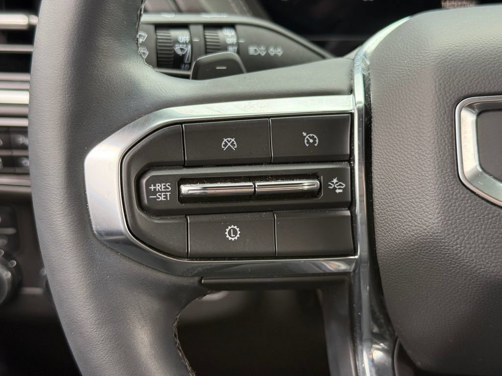 Used 2025 GMC Yukon Denali w/ Sun & Power Step Package AWD/4WD image 42