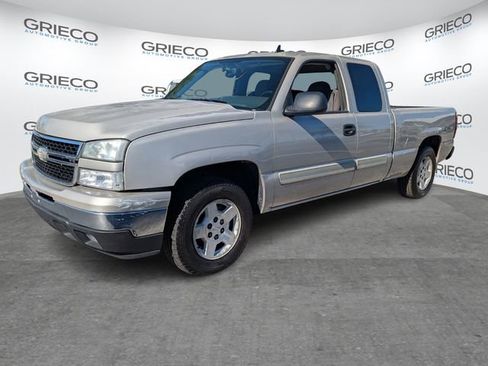 Used 2006 Chevrolet Silverado 1500 LT w/ Onstar Plus Package image 3