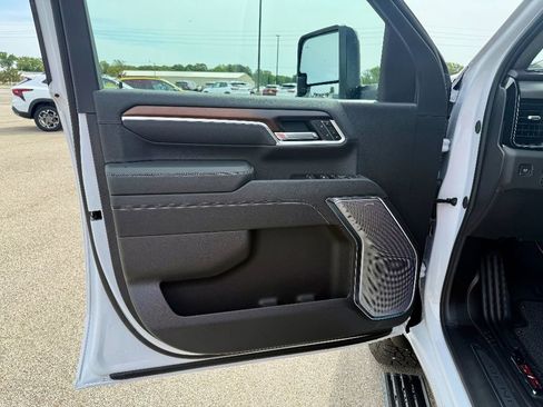 New 2025 GMC Sierra 3500 Denali w/ Denali Reserve Package image 12