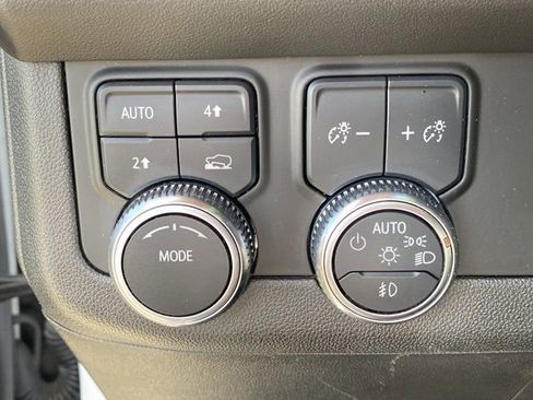 Used 2023 GMC Yukon SLT w/ SLT Premium Package AWD/4WD image 21
