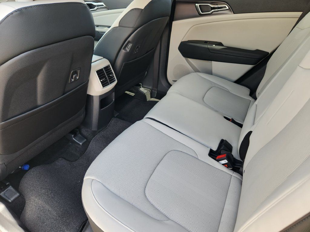 New 2026 Kia Sportage EX w/ EX Panorama Roof Package FWD image 19