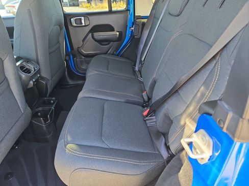 Used 2024 Jeep Wrangler Sport S image 18