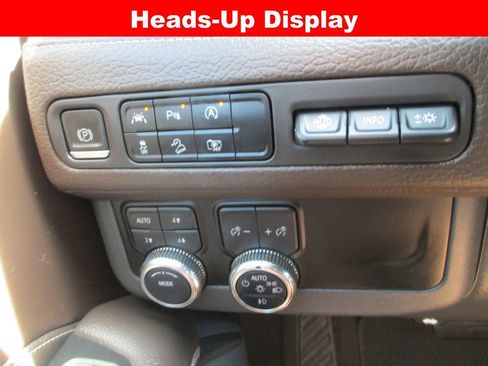 Used 2023 GMC Yukon Denali image 33