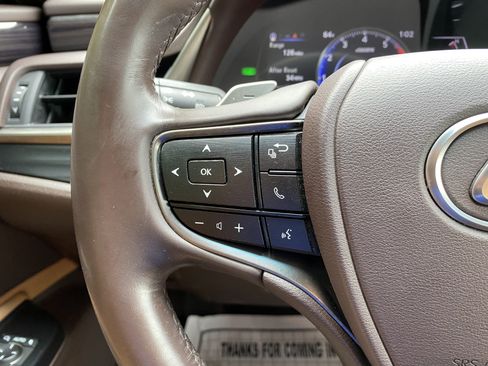 Used 2020 Lexus ES 300h w/ Premium Package FWD image 18