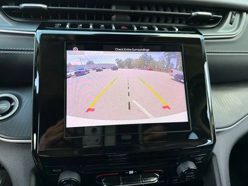 Used 2023 Jeep Grand Cherokee Laredo AWD/4WD image 11