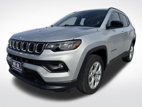 Certified 2025 Jeep Compass Latitude image 7