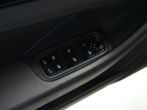 Used 2018 Porsche Panamera 4S AWD/4WD image 17